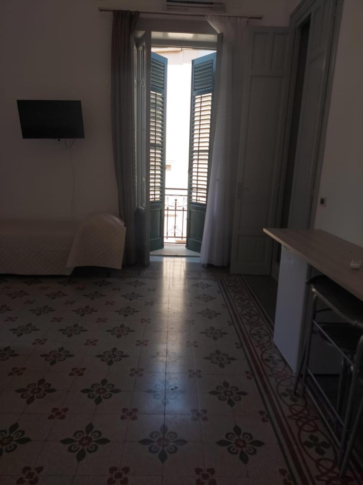 Guest House Lamphotel Militello Palermo Exteriör bild