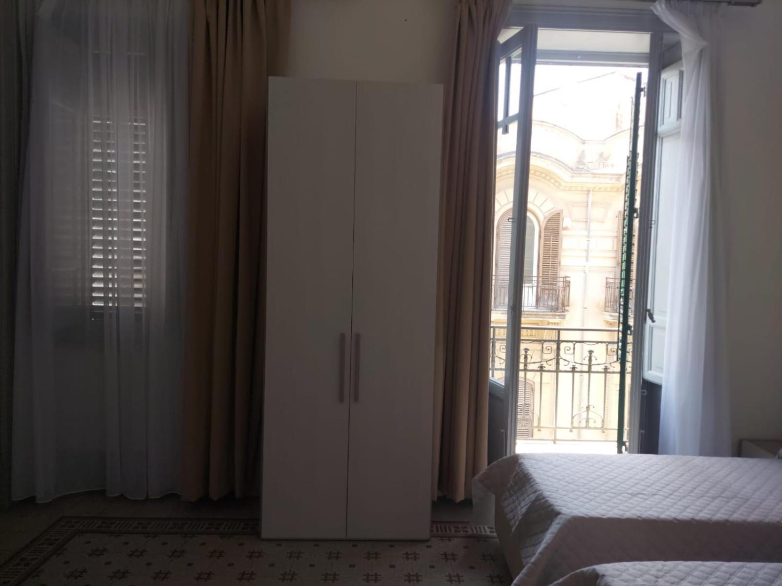 Guest House Lamphotel Militello Palermo Exteriör bild